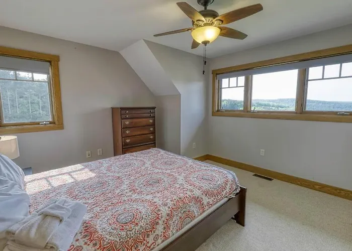 Huge Home W Studio Apt-Mountain Views-Hot Tub-Sauna
