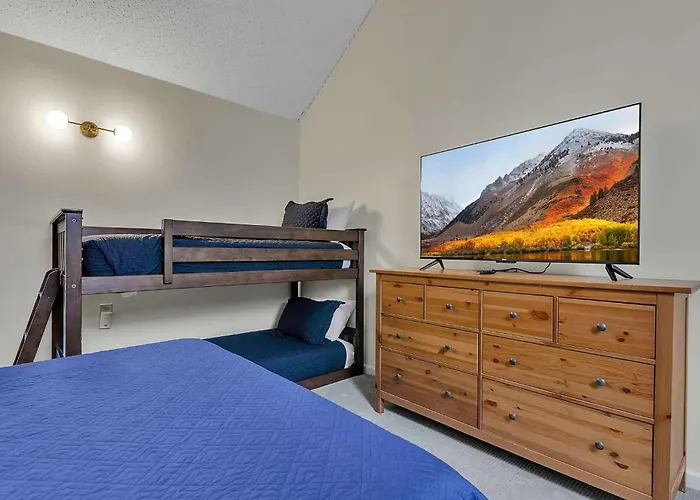 Updated Ski In Ski Out Condo Holiday Valley