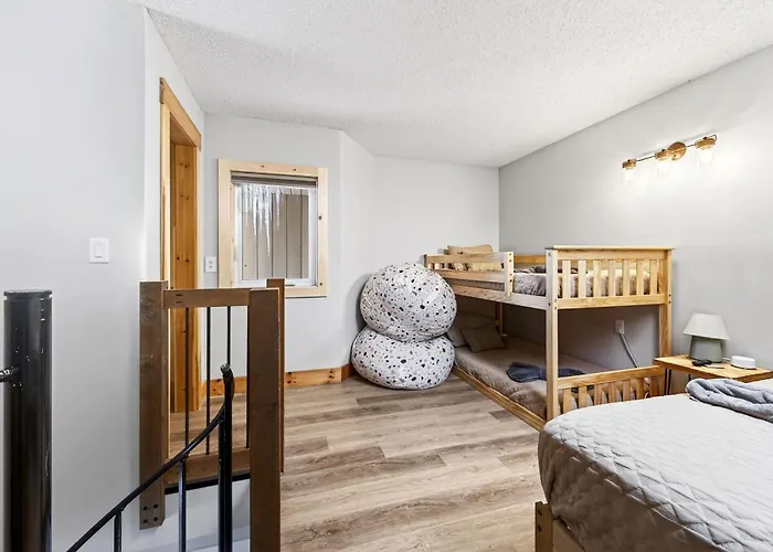 Renovated Ski In Out Condo King Bed Patio Grill